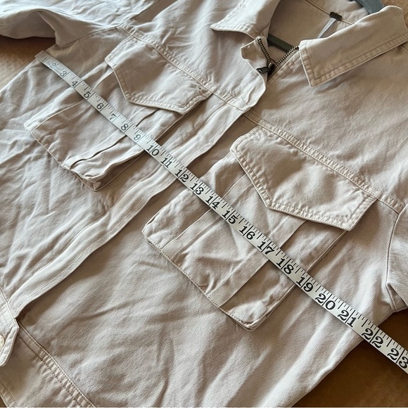 YFB Young Fabulous & Broke Beige Flap pocket Crop jacket, tencell blend, L NWOT - Picture 10 of 14